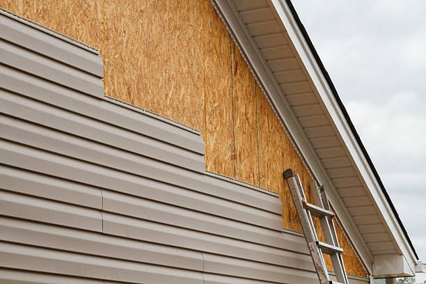Professional Fiber Cement Siding technician working in Berryville, TX